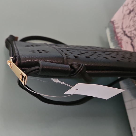 Elegant Women's Crossbody Bag Set - Picture 5 of 9